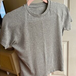 Abardsion Grey Ribbed Tee. Size Medium. PTP: 18”. Excellent Condition. Stretch.